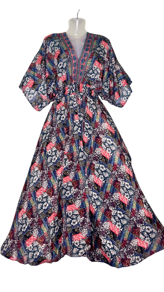 🖤🌸 Black Silk Kaftan with Pink Floral Elegance – Timeless & Chic 🌸🖤